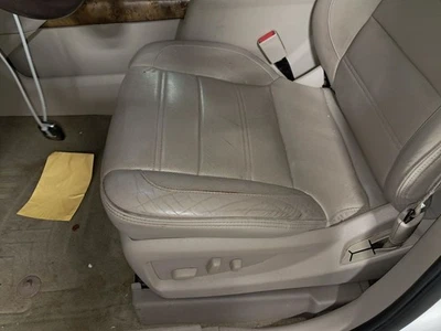 2016 GMC Yukon XL Tan Driver Seat Belt & Retractor - No Buckle, Used Foto 1 de 4