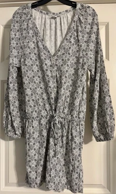 Gap Boho Long Sleeve Front Tie Button Up Size XS Geometric Black, White Romper - Image 1 of 4