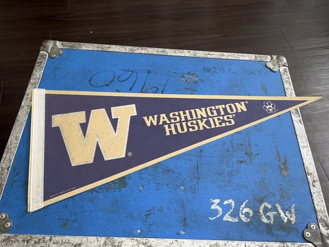 University of Washington Huskies 12x30 Felt Pennant Cover
