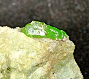 GEM 13MM DEMANTOID GARNET ON MATRIX FROM LAB MINE, BLACK LAKE, QUEBEC,CANADA - Picture 1 of 3