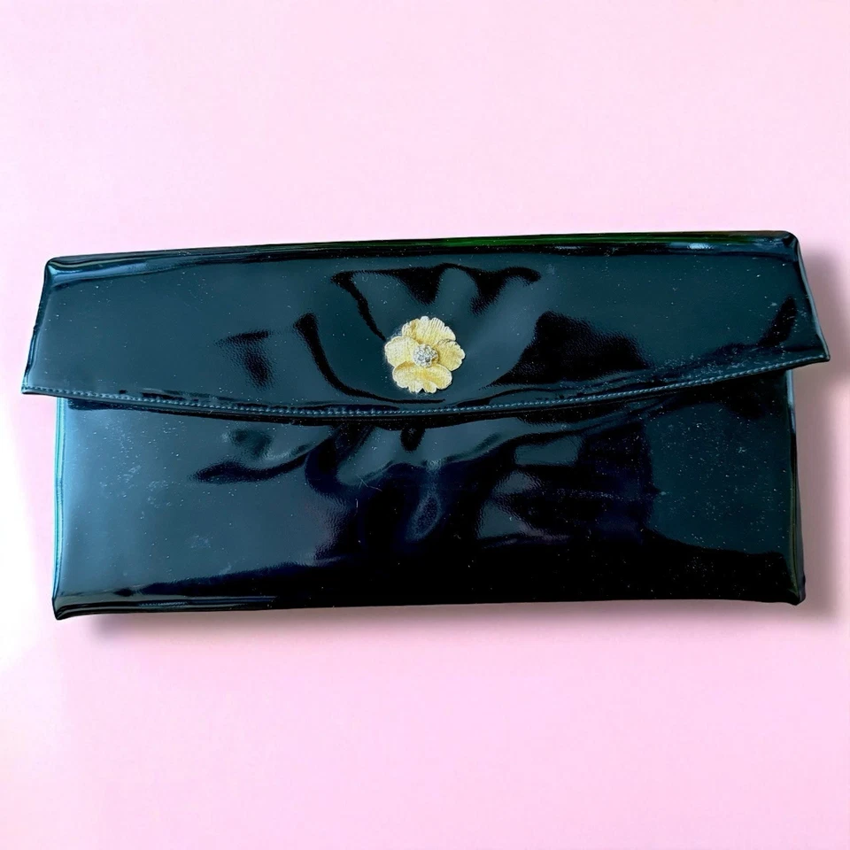 Cartera clutch de charol negra vintage Saks Fifth Avenue flor del pensamiento con bolsa para monedas Foto 1 de 4