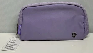 Lululemon helllila Everywhere Gürteltasche Größe 1L neu mit Etikett - Bild 1 von 12