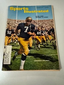 JOHN HUARTE NOVEMBER 1964 SPORTS ILLUSTRATED SI NOTRE DAME HEISMAN - Picture 1 of 3