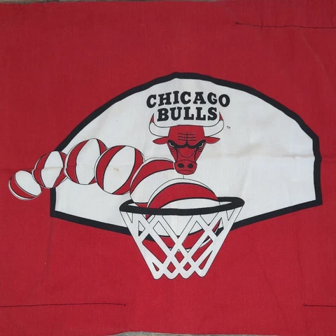 NBA Chicago Bulls Vintage Pillowcase 90s Basketball Banner Flag Man Cave Jordan Cover