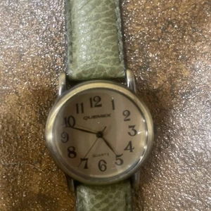 Vintage Quemex Quartz Wrist Watch Leather Band Cottage Core Need Battery Works - Picture 1 of 8