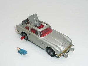 Corgi 270 James Bond 007 Aston Martin DB5 w/ baddie *original* - Picture 1 of 12