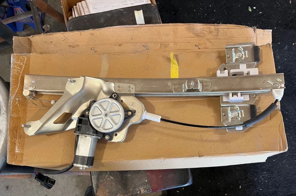 Conjunto de motor regulador de ventana eléctrica delantero izquierdo 741-762 apto para Buick LeSabre 00-05 Foto 1 de 3