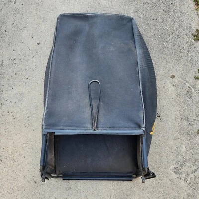 Мешок для травы несамоходной газонокосилки Yard Man MTD (MKN 664-04027) ловушка и рама мешка - Изображение 1 из 4