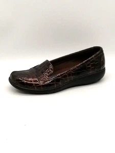 Clarks Womens Loafers Brown Patent Leather Croc Slip On Comfort Shoe Stretch 7 - Picture 1 of 11