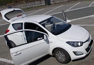 HYUNDAI i20, 5-STAR , EZ 5/2013, 44350 KM, TÜV-NEU 7/2026, ZWEITWAGEN, GARAGE - Bild 1 von 10