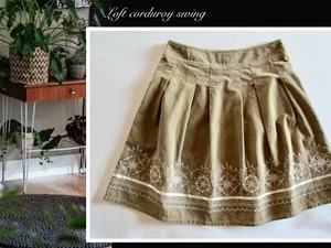 Ann Taylor Petite Loft Sweet Full Embroidered Corduroy Short Skirt 2P - Picture 1 of 6