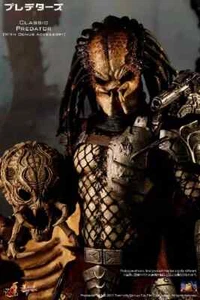 INStock Hot Toys MMS162 Predators Classic Predator 14" Figure Special Ver - Picture 1 of 2