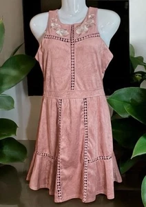 Vestido Skylar y Jade Sin Mangas Malva Imitación Gamuza Bordado Encaje Med Boho Forrado - Imagen 1 de 17