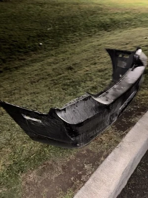 Cubierta de parachoques trasero Dodge Charger 2011-2014 original OEM Foto 1 de 4