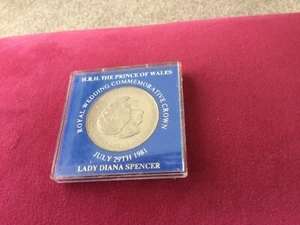 1981 royal wedding coin. Kept in mint condition in case. Case scratched. - Picture 1 of 2