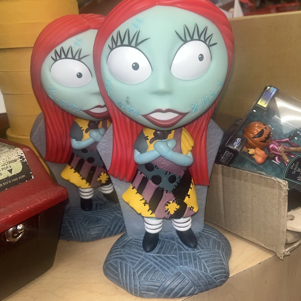 Banco de moedas Disney Tim Burtons The Nightmare Before Christmas Sally  - Imagem 1 de 1