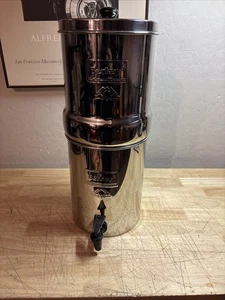 Sistema de filtro de agua Travel Berkey acero inoxidable 18" - Imagen 1 de 6