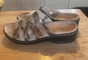 Clarks Womens Size 10 Gold Metallic Sandals Slides Heels Comfort Lightweight - Picture 1 of 7