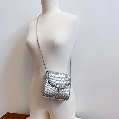 Bolso de Noche Pequeño Malla Tono Plateado De Colección Bandolera Bolso sin asas Disco Fiesta Foto 1 de 4