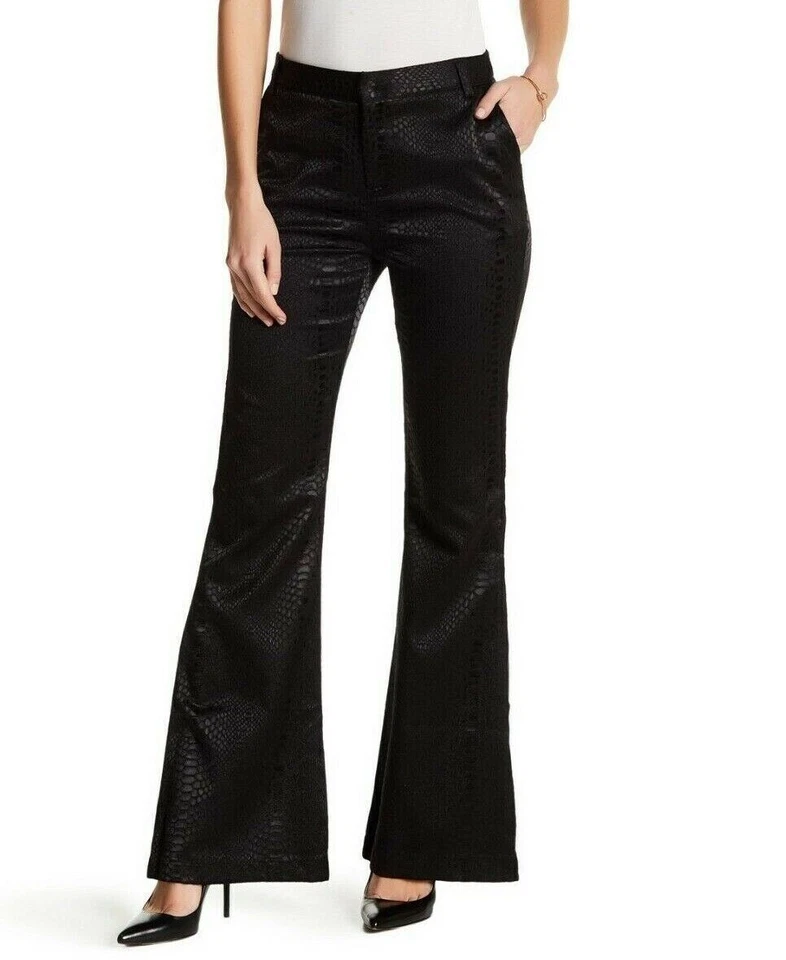 Pantalones para mujer Romeo + Juliet Couture 154431 acampanados con estampado de serpiente negros talla Grande Foto 1 de 2