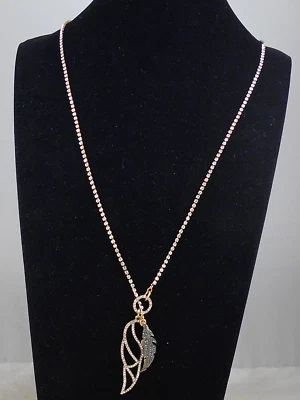 Betsey Johnson Gold Crystal ANGEL WINGS Wing Front Toggle Lariat Necklace $48 - Image 1 of 2