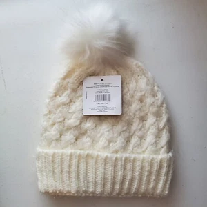 Plush white knit cuffed beanie hat with matching faux fur lining and pom, NEW - Picture 1 of 4