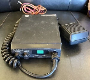 Radio Shack 40 Channel 2 Way CB Radio With Mic TRC-501 Portable - Picture 1 of 8