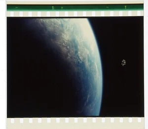 Interstellar Movie 70mm IMAX Film Cell Frame - Endurance Over Earth (17947) - Picture 1 of 20