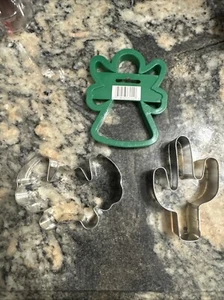 Cactus 4'' , Bat And Angel Cookie Cutter Lot.  Wilton plastic And Guenther Metal - Picture 1 of 6