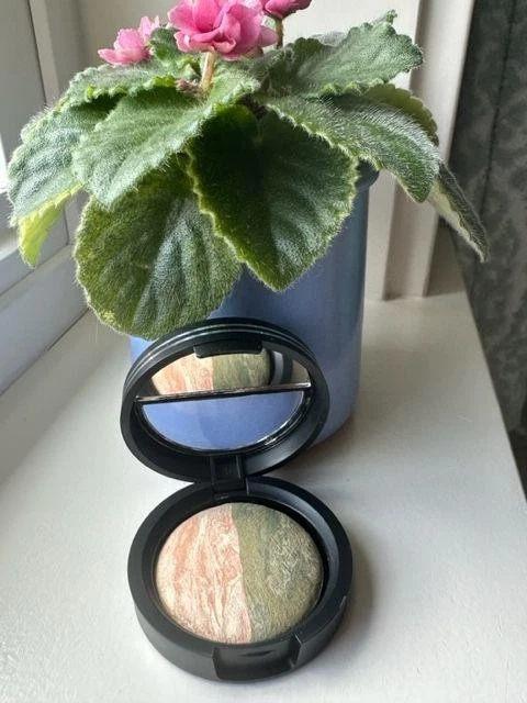 LAURA GELLER Marble Matte Baked Eye Shadow PEACHES N' CREAM / GREEN TEA - Image 1 of 1