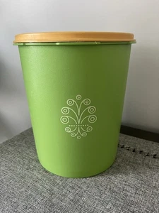 Vintage Tupperware 807 Servalier Canister Apple Lime Green with Yellow Lid - Picture 1 of 3