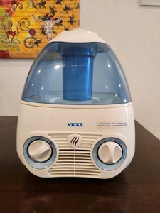 Vicks Cool Mist Humidifier - Picture 1 of 9