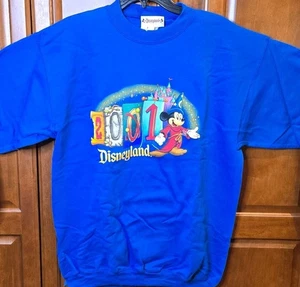 2001 Disneyland Sorcerer Mickey Crewneck Sweatshirt VTG Sz M Disney Pullover NWT - Picture 1 of 15