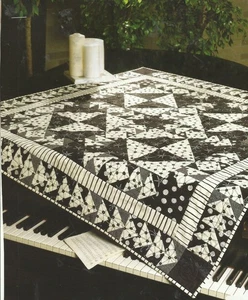 H0320 SCHWARZ & WEISS SÄGEZAHN TISCHAUFLAGE STEPPMUSTER/ANLEITUNG - Bild 1 von 2