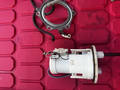 08-16 Honda CBR1000RR CBR 1000RR CBR1000 Gas Combustible Gasolina Bomba Unidad de envío OEM Foto 1 de 4