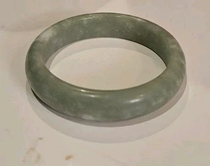 Natural Burmese Genuine Jadeite Bangle Green Stone M - Picture 1 of 2