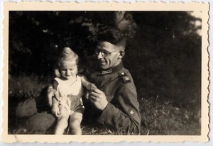 Portrait famille homme militaire allemand enfant - photo ancienne an. 1940 - Foto 1 di 1