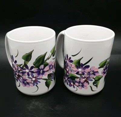Juego de 2 tazas de café pintadas a mano con flores florales moradas Foto 1 de 4