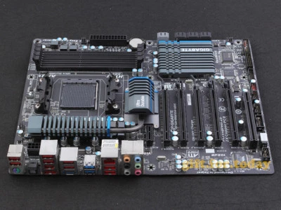 Original Gigabyte GA-990FXA-UD5 AMD 990FX Motherboard Socket AM3+/AM3 DDR3 ATX - Image 1 of 4