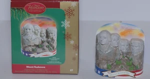 Carlton Cards Mount Rushmore Light Up Christmas Ornament Working - Picture 1 of 9