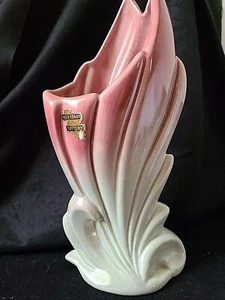 Vtg. West Coast Pottery Pink Seashell/Fan Fluted Vase - Picture 1 of 6