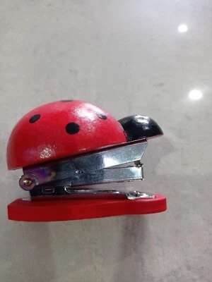 SPILLATRICE CUCITRICE MINI PUNTI 10#METALLICI PINZATRICE FOGLI CASA UFFICIO🐞🐞 - Immagine 1 di 4