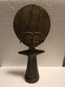 Estatua africana de fertilidad vintage tallada a mano con cuentas de madera - Imagen 1 de 10