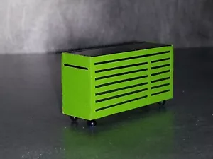 1/64 Custom scratch Farm green toolbox - Picture 1 of 1