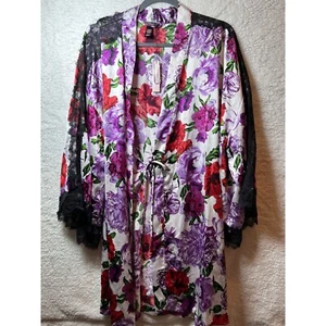 Bata Kimono Victorias Secret Floral y Encaje M/L Seda Nueva con Etiquetas Mangas de Encaje SIN CINTURÓN - Imagen 1 de 6
