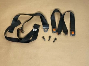 Jeep Wrangler YJ 1987-1991 Lap Belt  Rear Seat Belt Set with Bolts    FREE SHIP - Picture 1 of 2