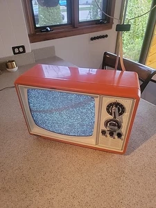 Tested...Vintage 1976 QUASAR Orange TV Solid State Working - Picture 1 of 12