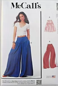 Pantaloncini McCall's M8292 Culotte a gambe larghe pantaloni palazzo motivo Miss & Plus - Foto 1 di 8