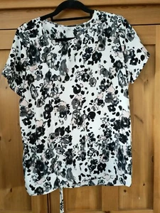 Ex Cond JDY Jacqueline De Yong Size 10 (38) White Top Floral Pink Black - Picture 1 of 6