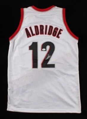Camiseta deportiva de los Portland Trail Blazers firmada por LaMarcus Aldridge (certificado de autenticidad JSA) 7xAll Star Cntr Foto 1 de 4